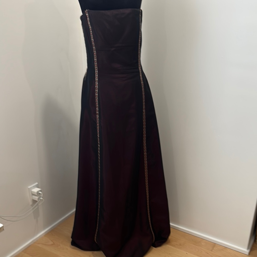 Elegant Dark Burgundy Shimmer Taffeta Strapless Evening Gown